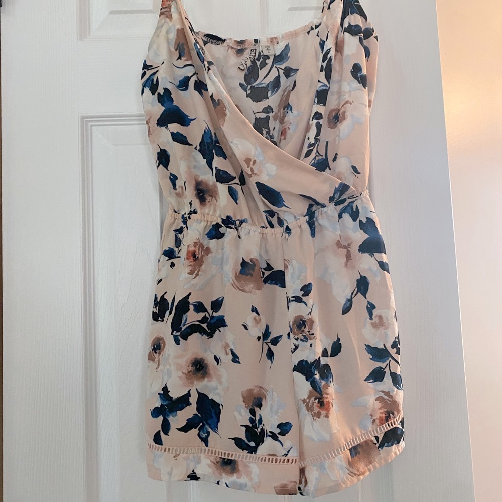Floral pale pink romper